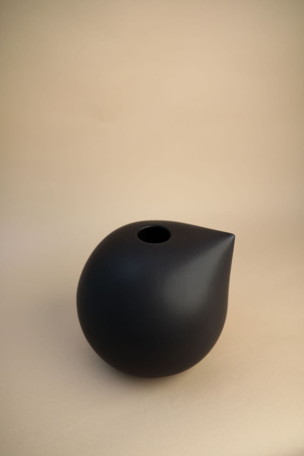 Verese Round Black Ceramic Vase - Large