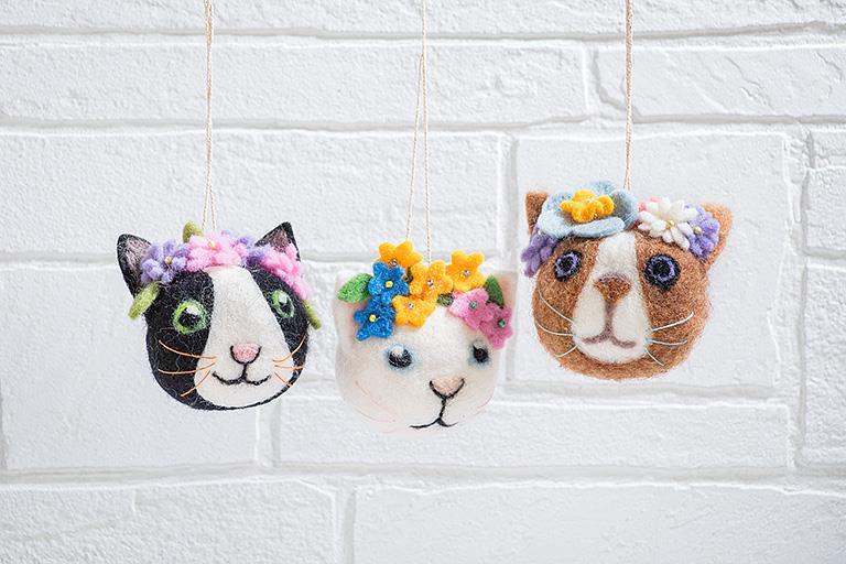 Cat Faces with Flowers Ornament